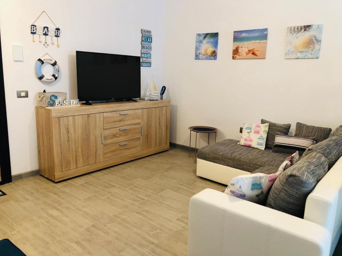 Baby Sea View And Pools Apartment- Mamaia Beach Resort Năvodari المظهر الخارجي الصورة