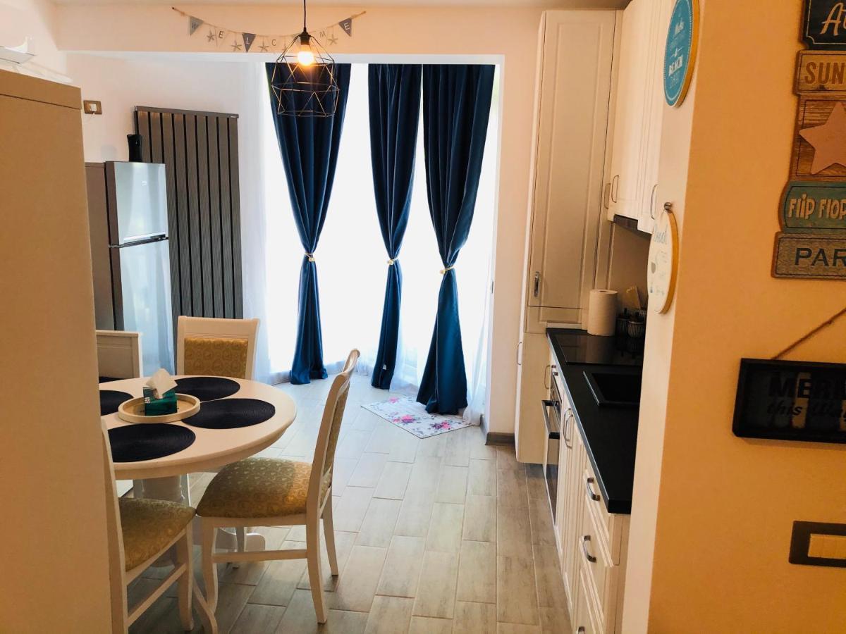 Baby Sea View And Pools Apartment- Mamaia Beach Resort Năvodari المظهر الخارجي الصورة